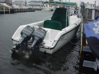2001 Boston Whaler 26      Miami, Florida, 33155